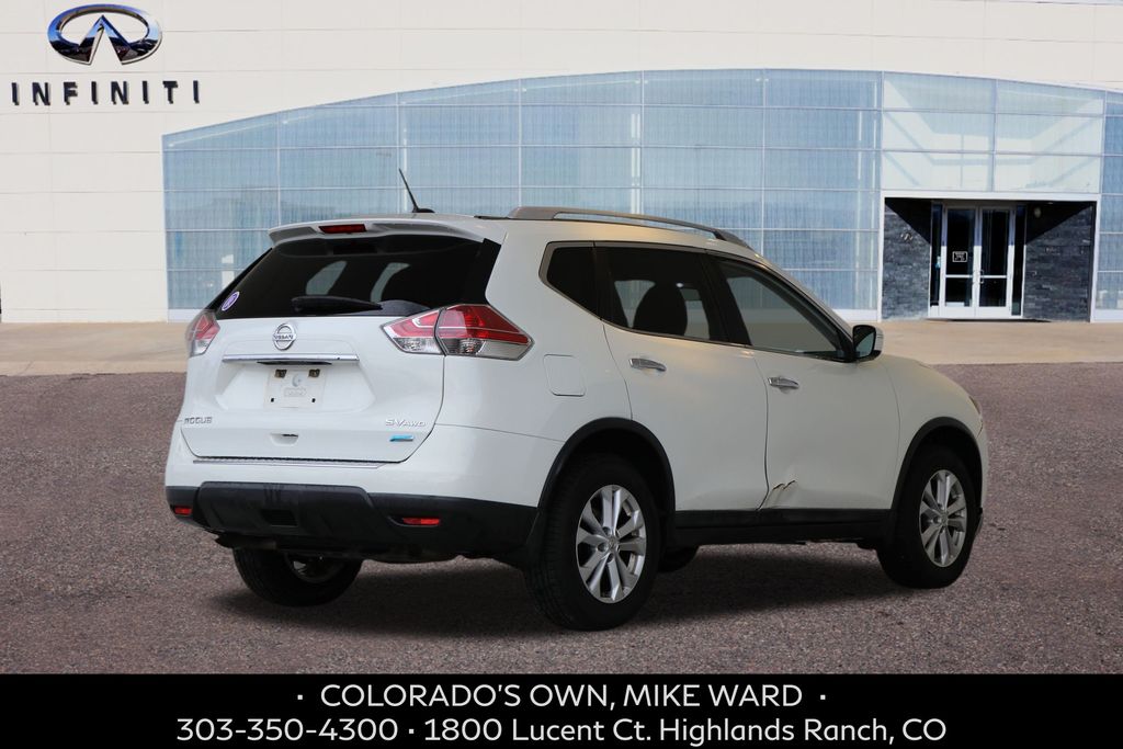 2014 Nissan Rogue SV photo 4