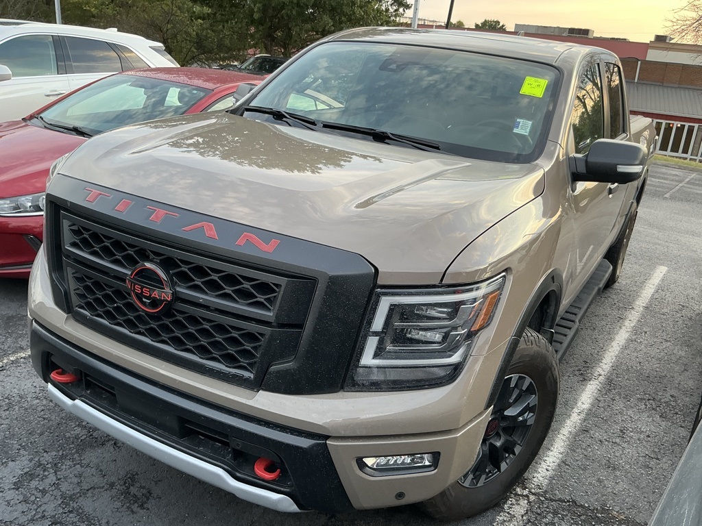 2024 Nissan Titan PRO-4X photo 2
