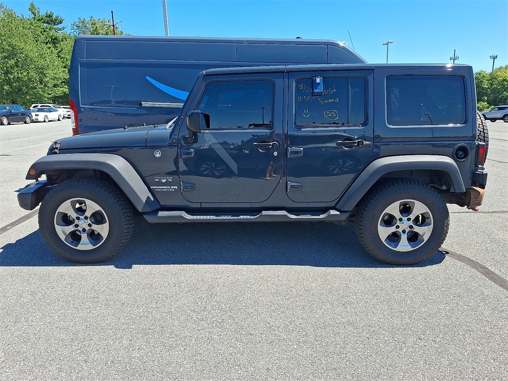 2017 Jeep Wrangler Unlimited Sahara photo 4