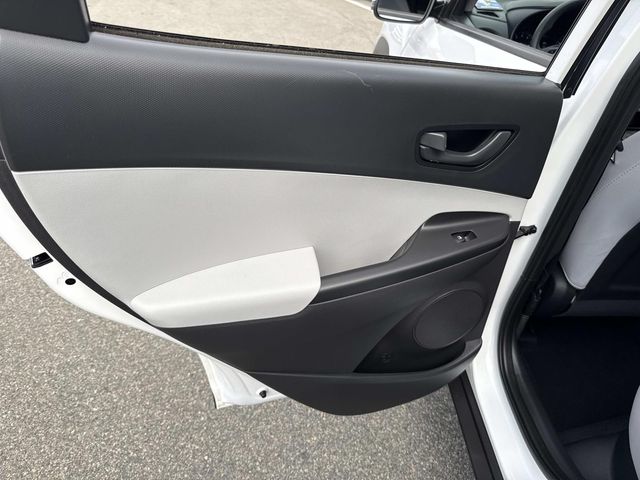 2023 Hyundai Kona SEL photo 15