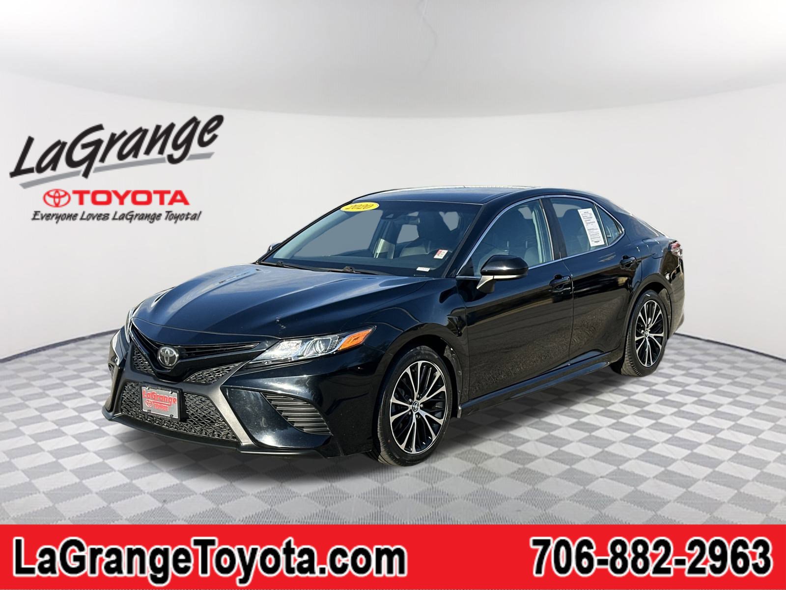 2020 Toyota Camry SE