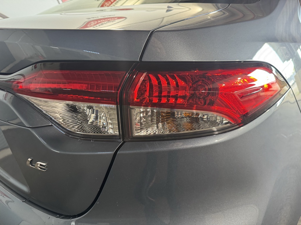 2025 Toyota Corolla SE photo 13