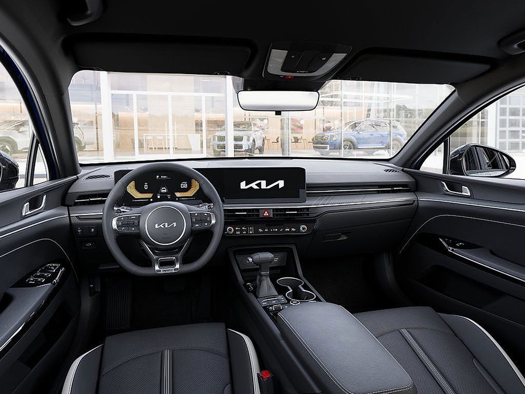 2026 Kia K5 GT-Line photo 14