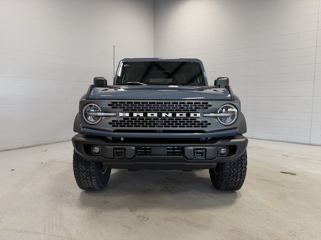 2025 Ford Bronco Badlands photo 2