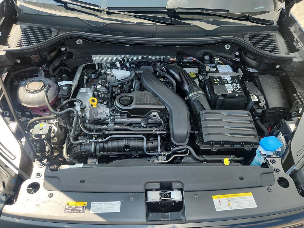 2025 Volkswagen Taos SE photo 18