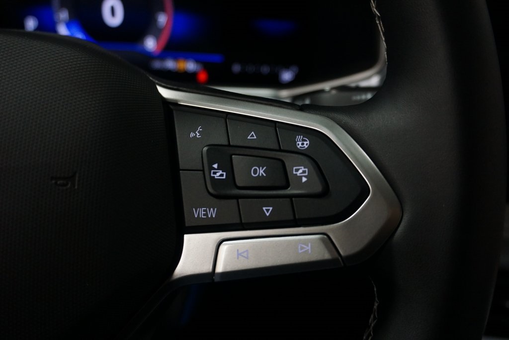 2025 Volkswagen Taos SE photo 23