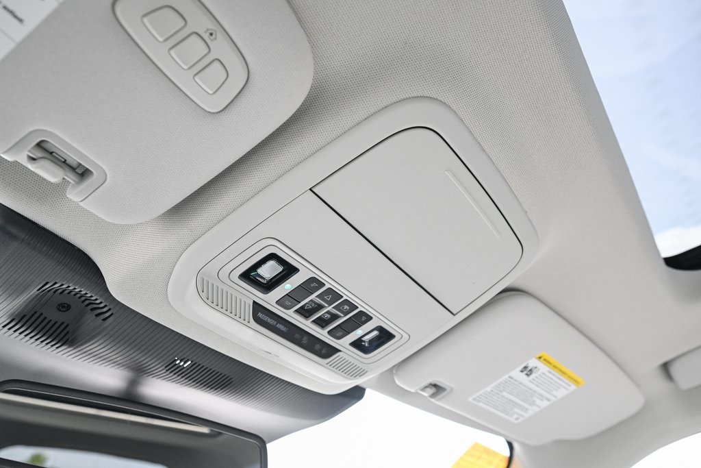 2025 Ford Explorer Platinum photo 39