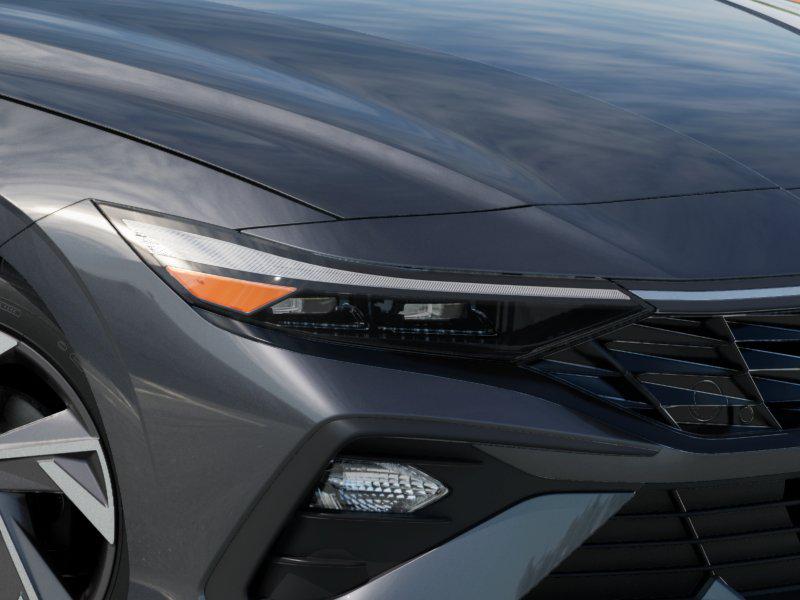 2025 Hyundai Elantra SEL Sport photo 8