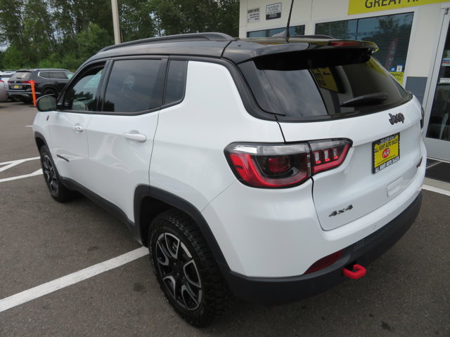 2024 Jeep Compass Trailhawk photo 2