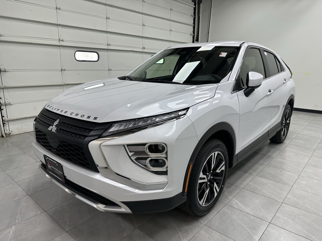 2025 Mitsubishi Eclipse Cross SE photo 2