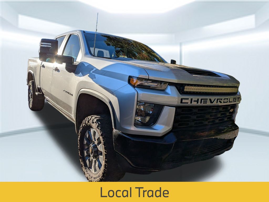 2022 Chevrolet Silverado 2500HD Custom photo 3