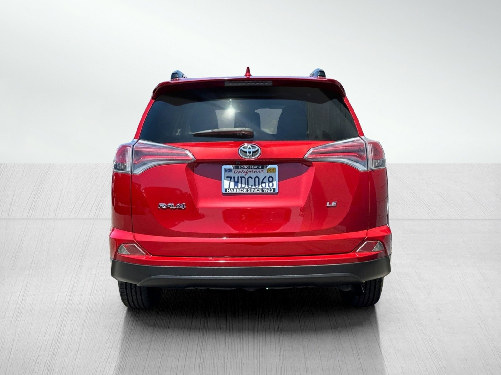 2017 Toyota RAV4 LE photo 5