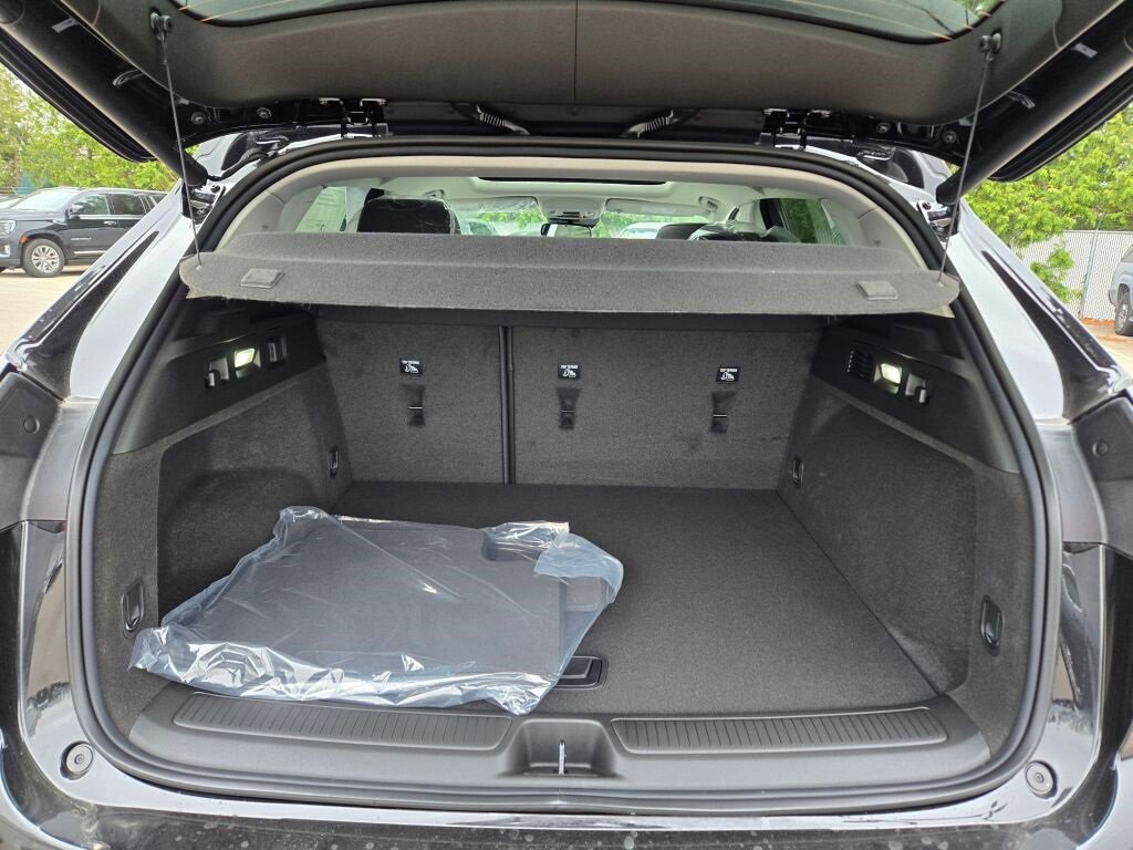 2025 Buick Envision Sport Touring photo 14