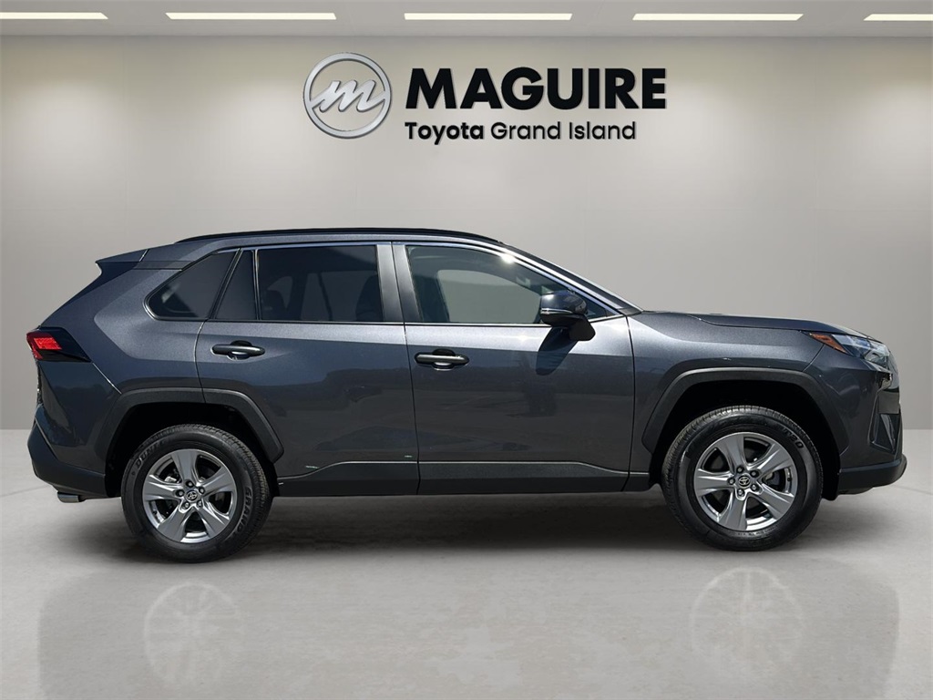 2024 Toyota RAV4 XLE photo 6