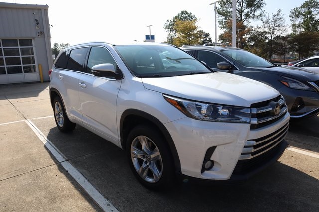 2017 Toyota Highlander Limited photo 3