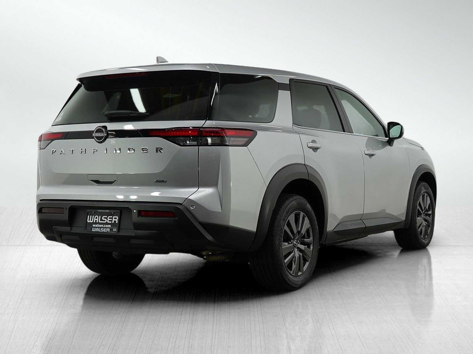 2022 Nissan Pathfinder S photo 5