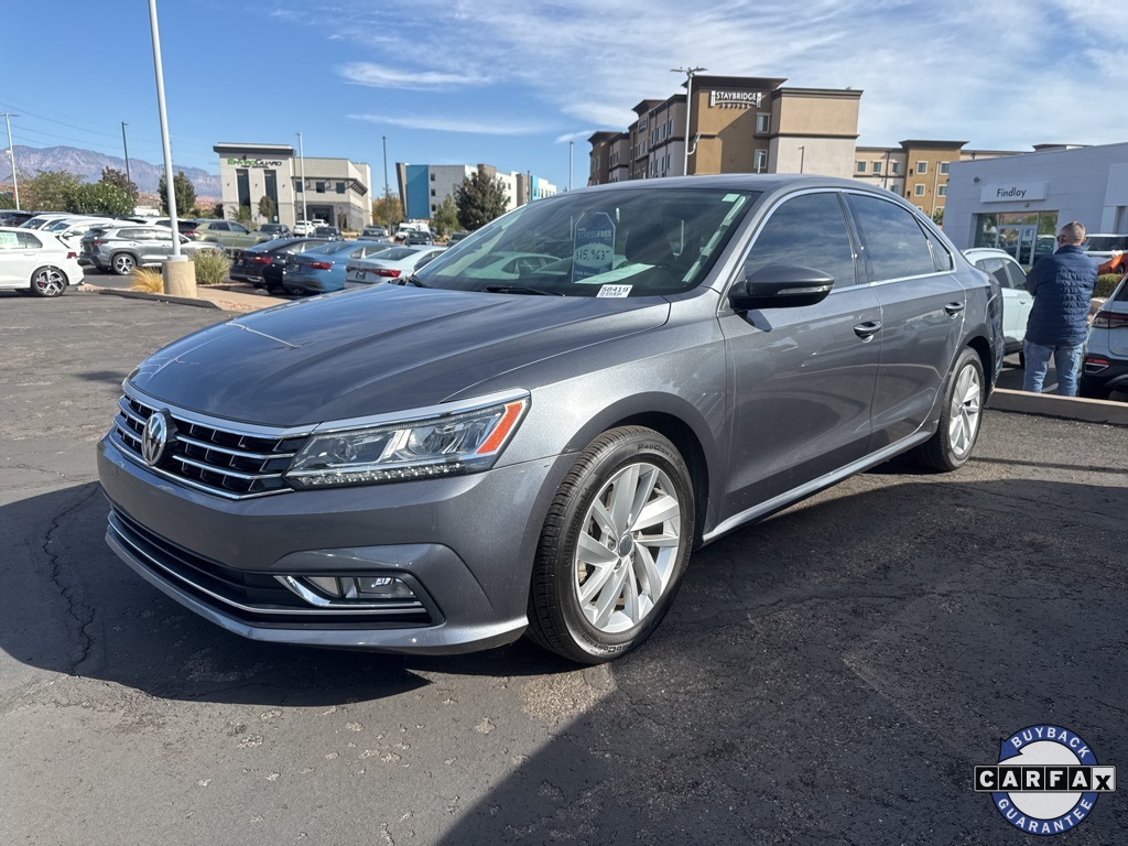 2018 Volkswagen Passat SE's photo