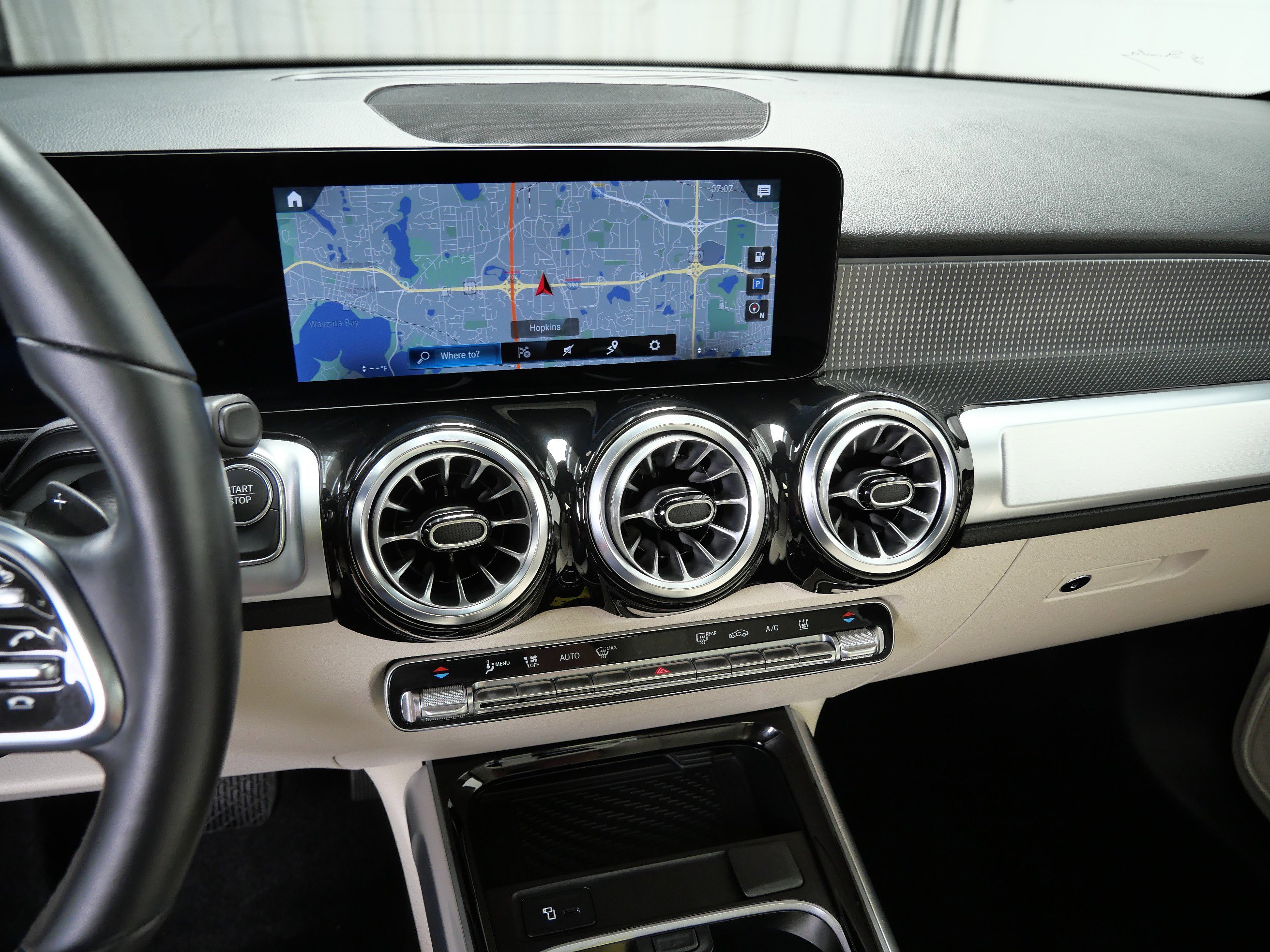2023 Mercedes Benz EQB 300 4MATIC photo 18