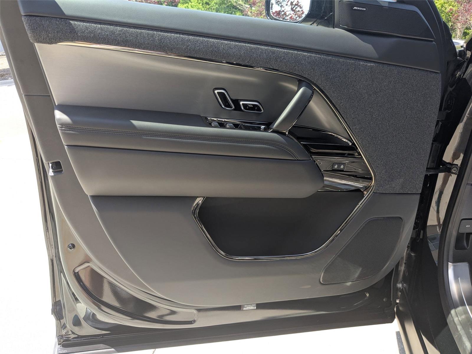2025 Land Rover Range Rover Sport P360 S photo 10