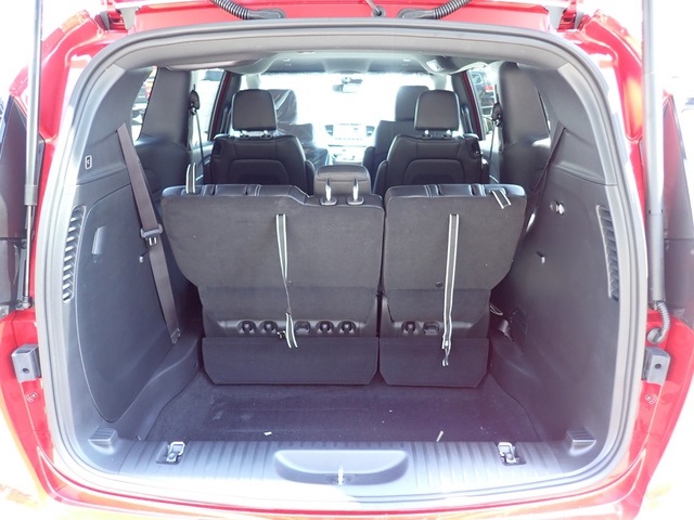 2025 Chrysler Pacifica photo 4