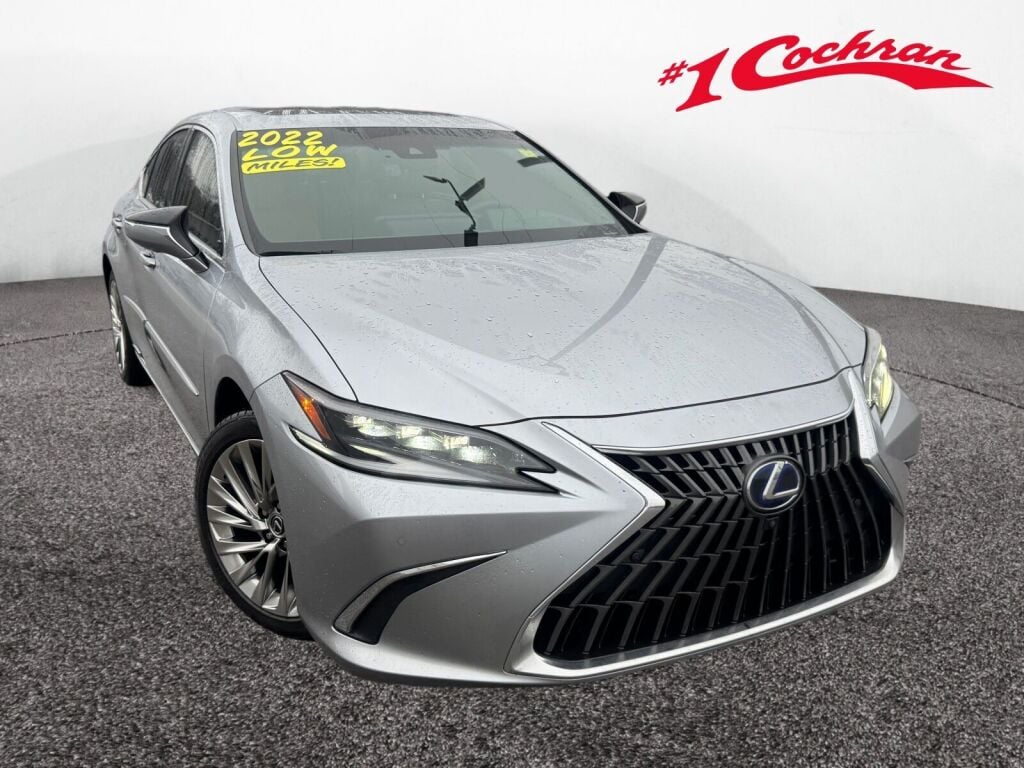 2022 Lexus ES Hybrid 300h Ultra Luxury's photo