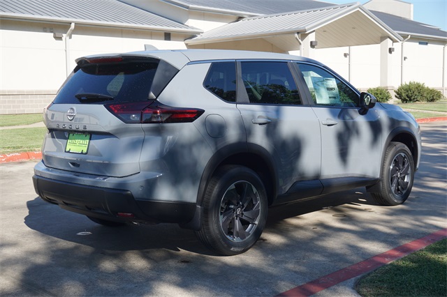 2026 Nissan Rogue SV photo 2