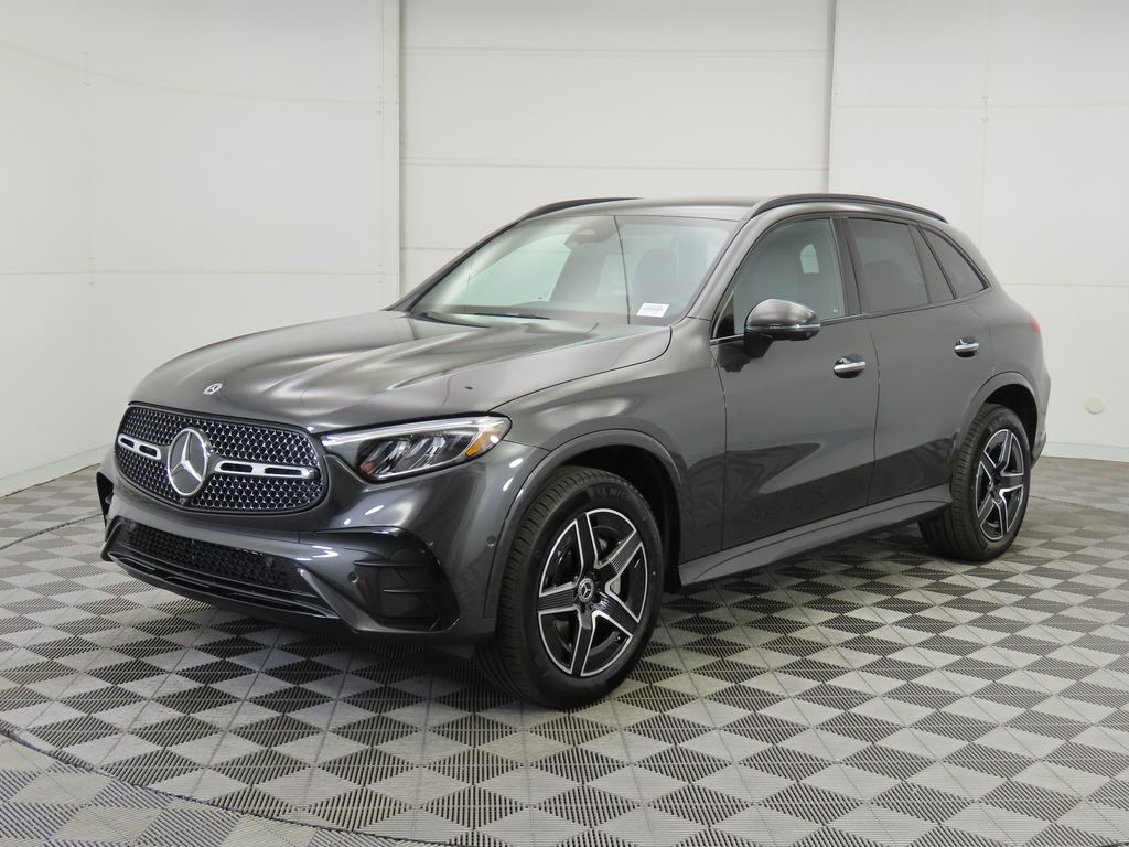 2026 Mercedes-Benz GLC Base's photo