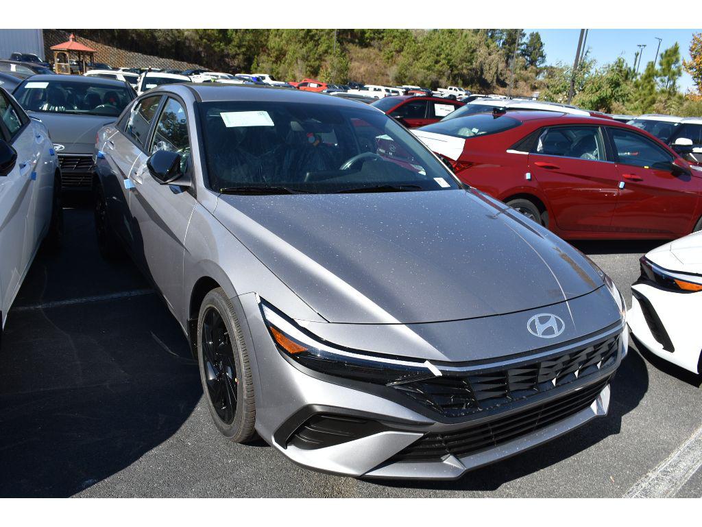 2026 Hyundai Elantra SEL Sport photo 2