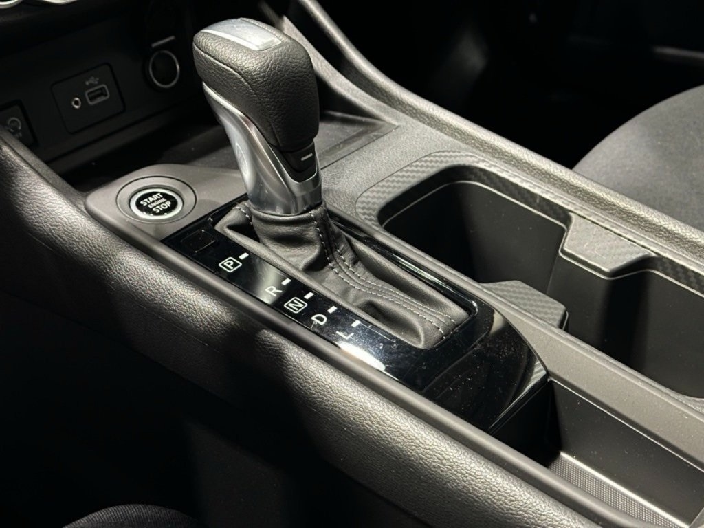 2025 Nissan Sentra S photo 13