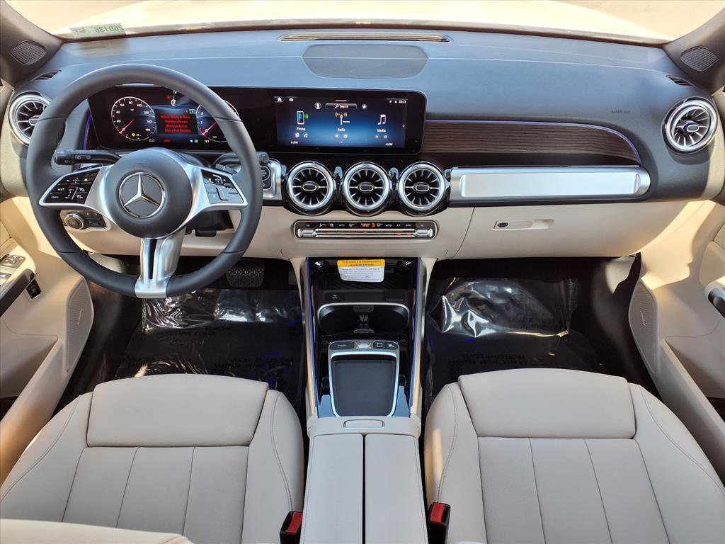 2026 Mercedes Benz GLB 250 photo 2