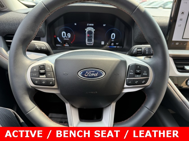 2025 Ford Explorer photo 16