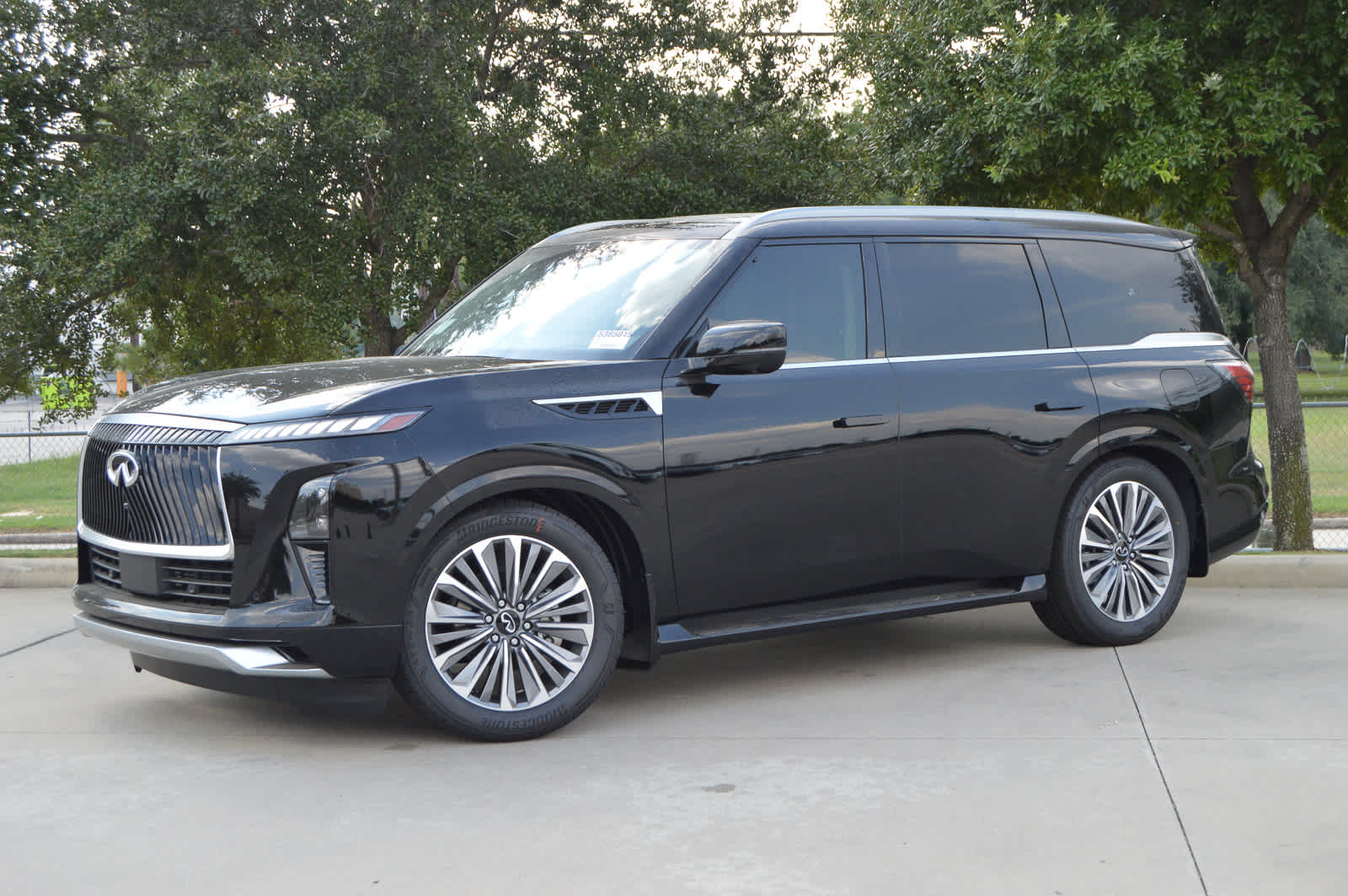 2026 Infiniti QX80 Autograph AWD photo 2