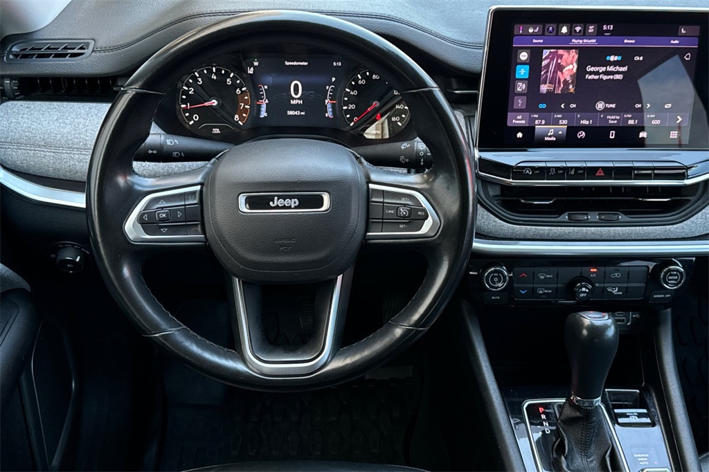 2022 Jeep Compass Latitude Lux photo 14