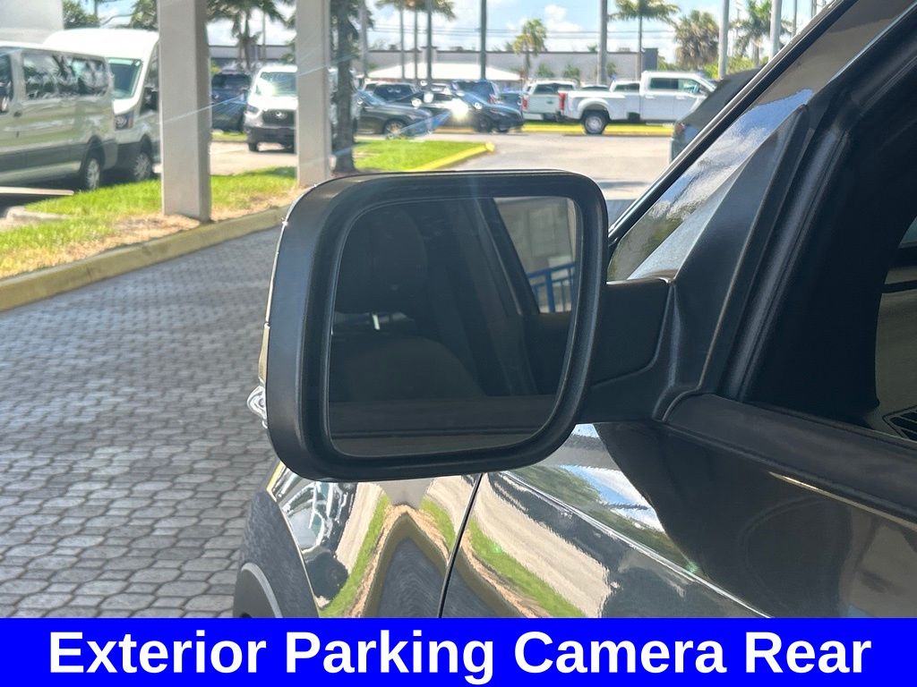 2017 Ford Explorer XLT photo 14