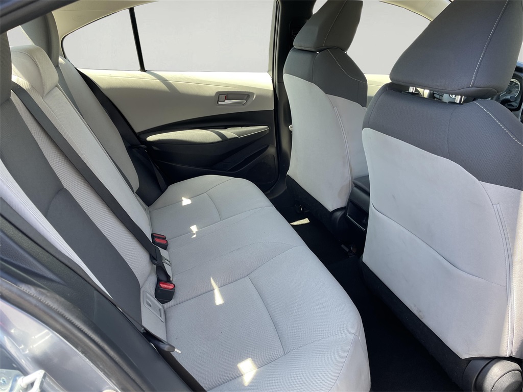 2021 Toyota Corolla LE photo 18