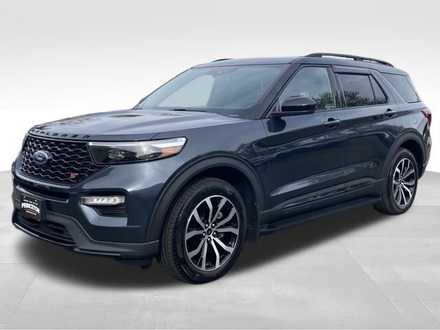 2022 Ford Explorer ST photo 2