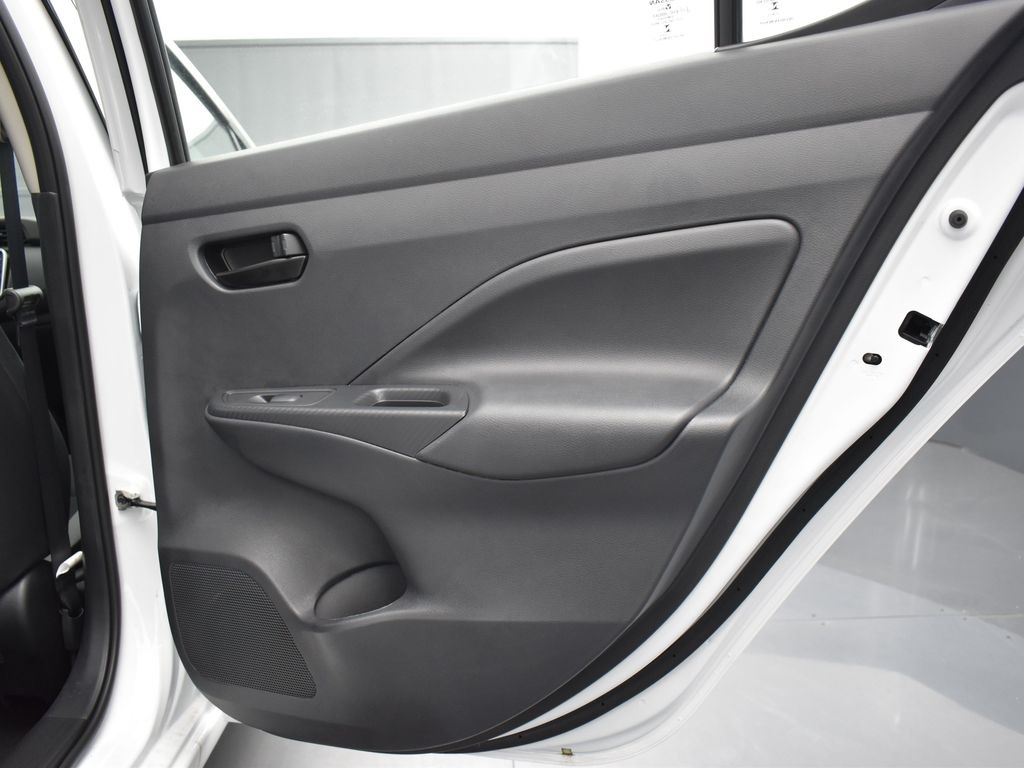 2025 Nissan Versa 1.6 S photo 17