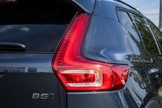 2026 Volvo XC40 AWD photo 2