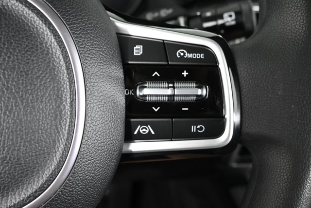 2023 Kia Sorento LX photo 19