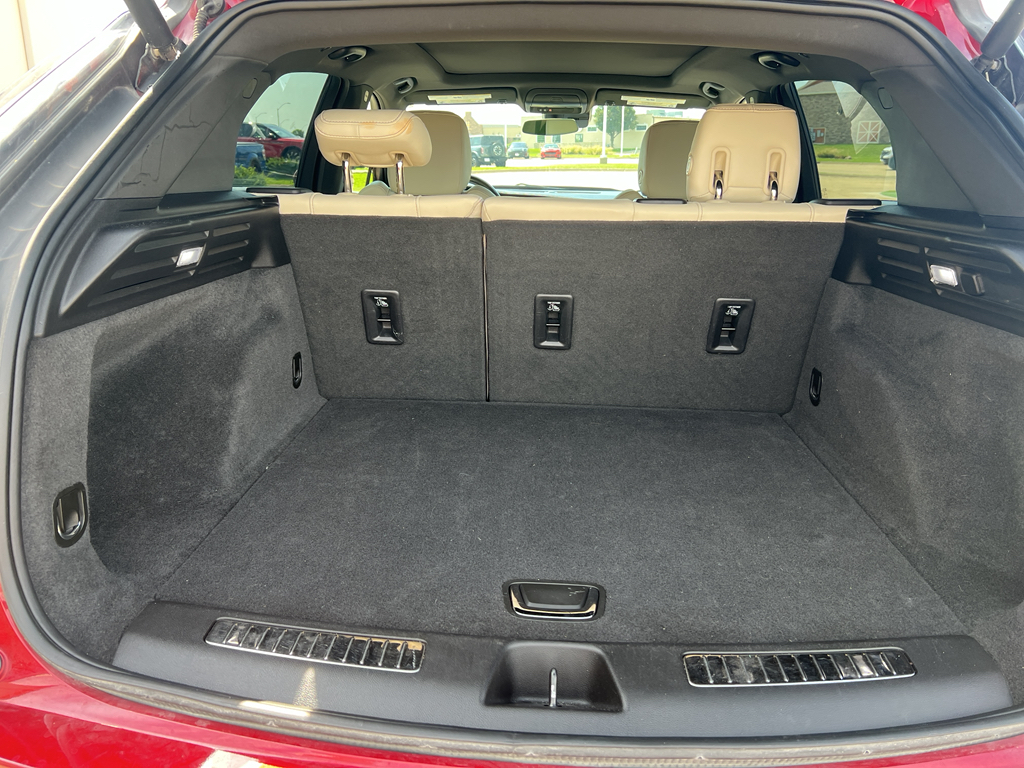 2019 Cadillac XT4 Sport photo 3