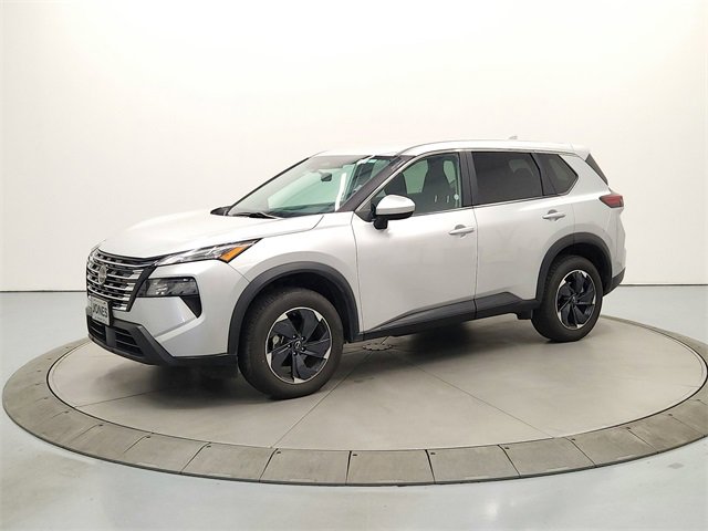 2024 Nissan Rogue SV photo 2