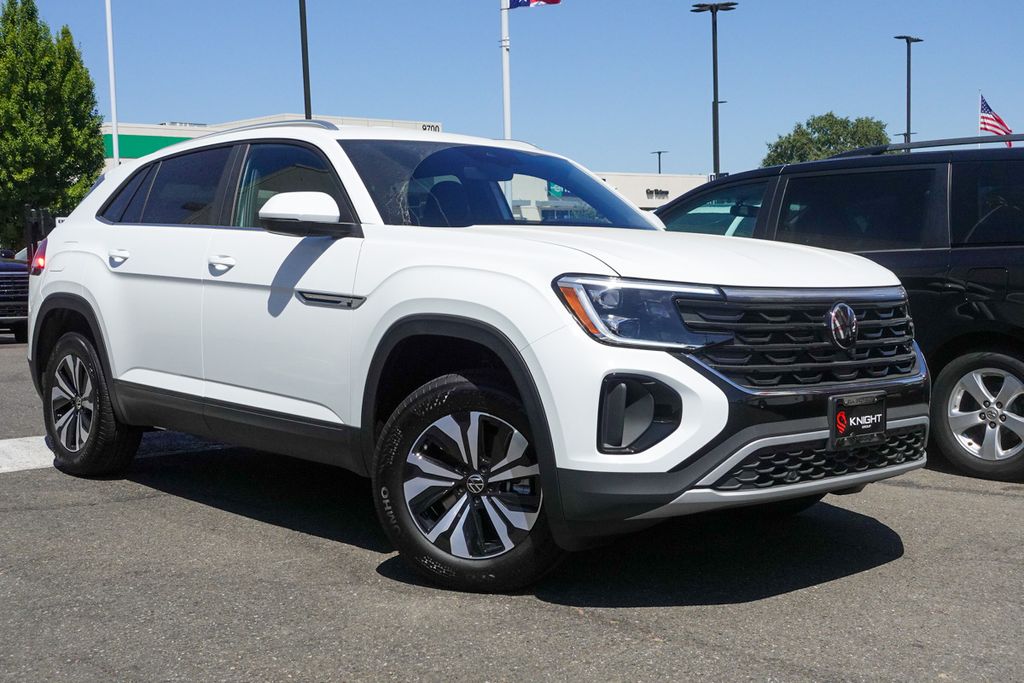 2025 Volkswagen Atlas Cross Sport SE photo 2
