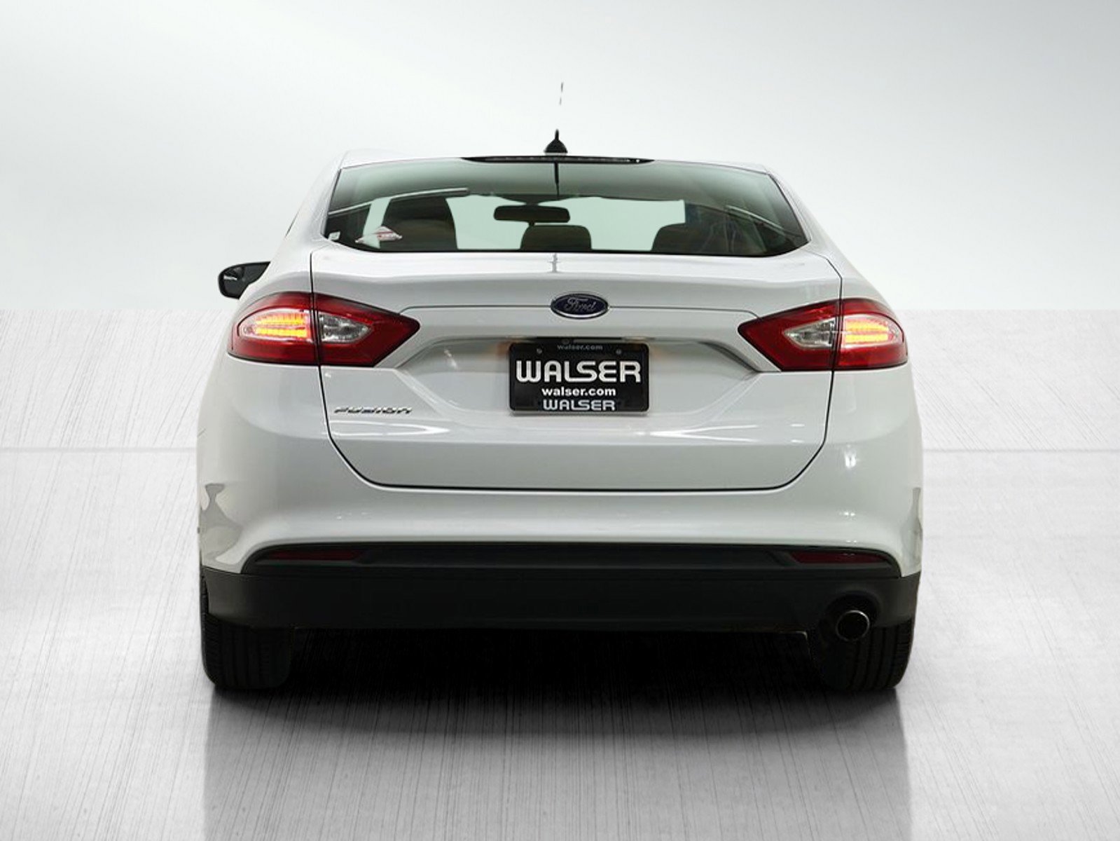 2016 Ford Fusion S photo 3