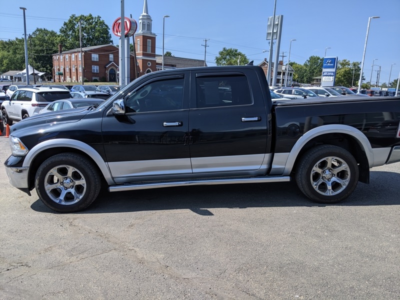2017 Ram 1500 Laramie photo 5