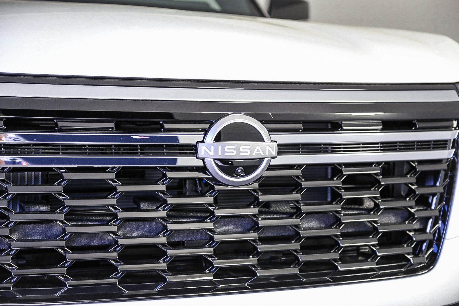 2025 Nissan Armada SL photo 3