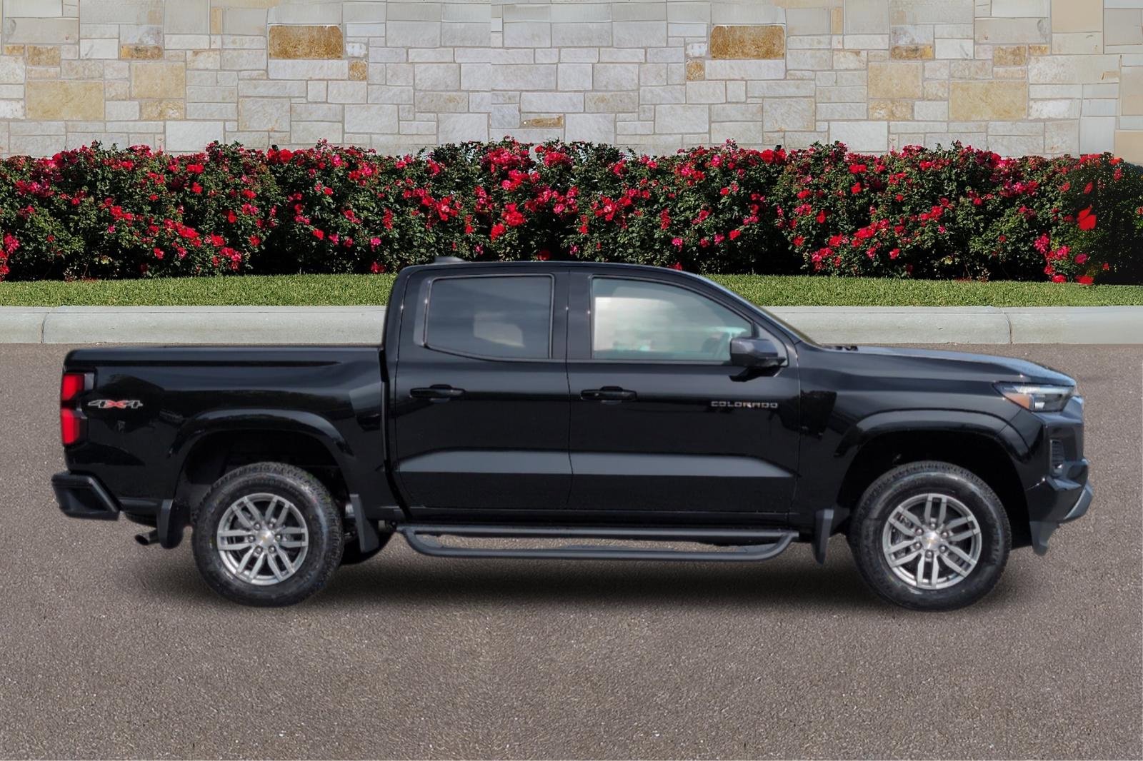 2026 Chevrolet Colorado LT photo 2
