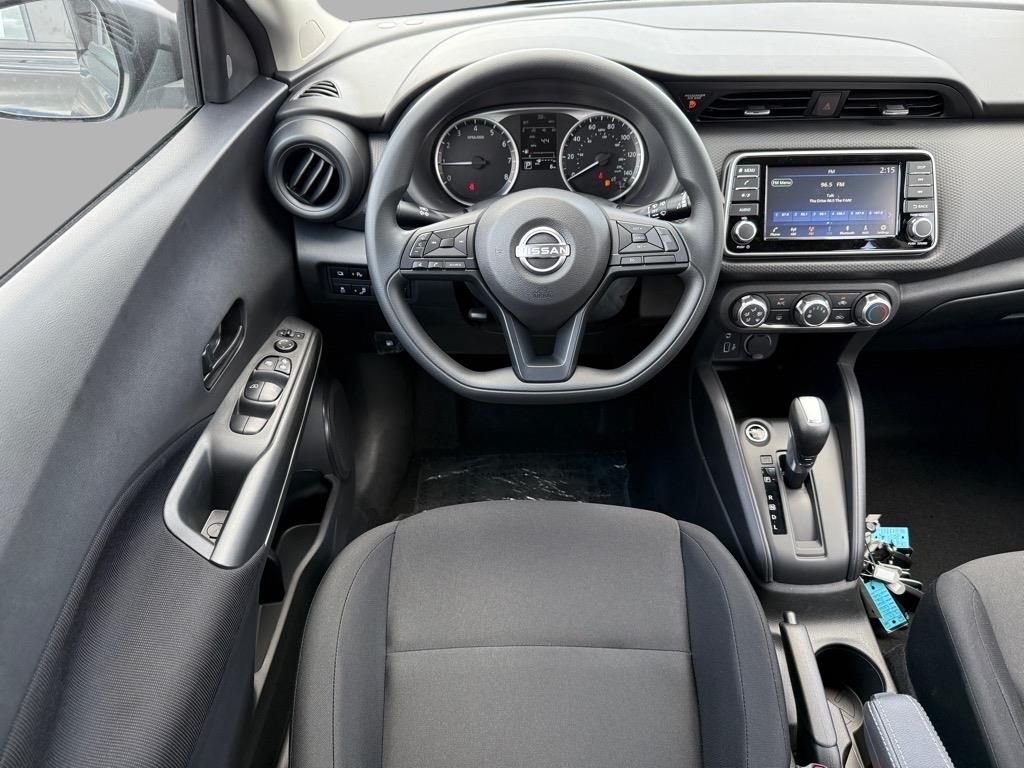 2025 Nissan Kicks Play S photo 4