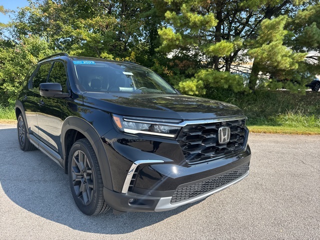 2023 Honda Pilot Elite photo 3