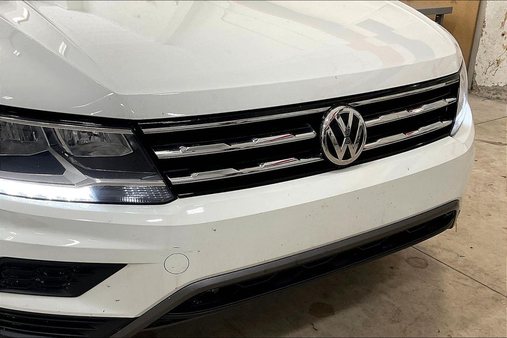 2021 Volkswagen Tiguan SE photo 26