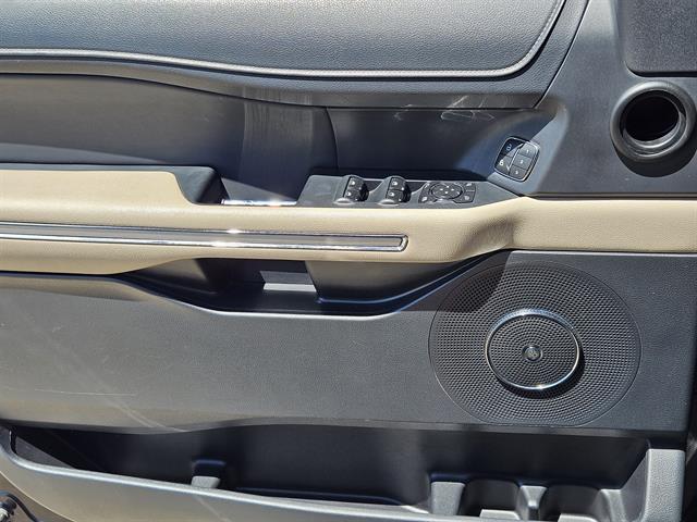 2022 Ford Expedition Limited photo 16